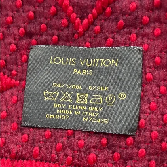 Louis Vuitton Logomania Red Fringed Scarf - Picture 2 of 3
